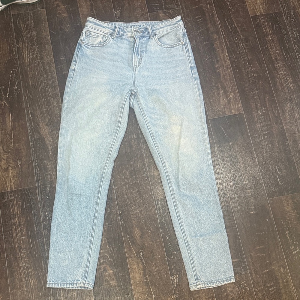 American Eagle Outfitters Light Wash Mom Jeans - size 2